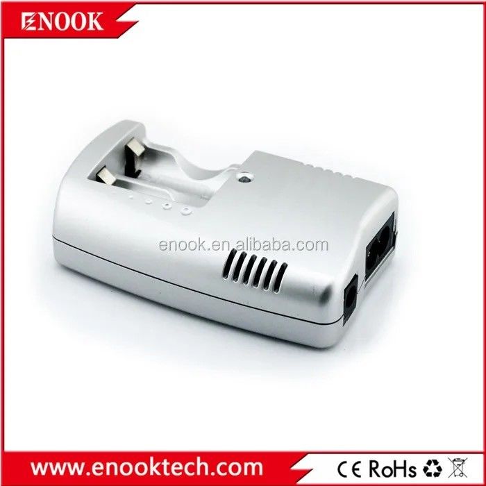 Plástico 18650 Carregador de bateria Li-Ion inteligente Alto-falantes Alimentados Cor Prateada